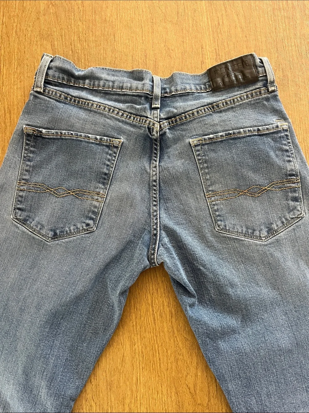 Men’s Levi's Denizen 208 Light Blue Wash  Jeans, Regular Taper Fit, 5 Pocket